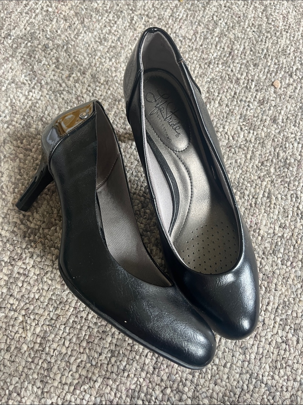 Life Stride Black Patent and Leather Mid Heel Pump